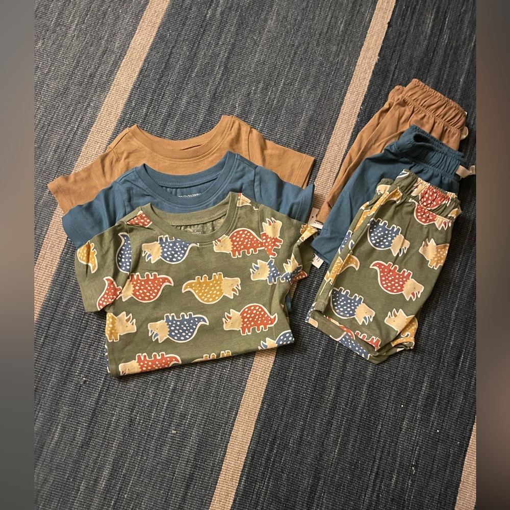 NWT Old Navy 6-Piece Bodysuit and Shorts Set - 18-24 months